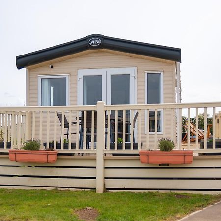 Luxury Lancaster Lodge - The Best Hot Tub Getaway! Tattershall Exterior photo