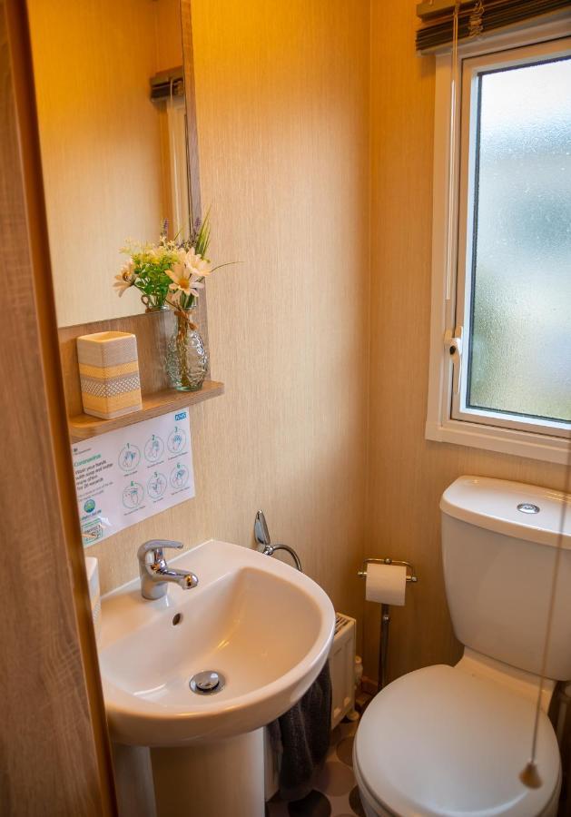 Luxury Lancaster Lodge - The Best Hot Tub Getaway! Tattershall Exterior photo